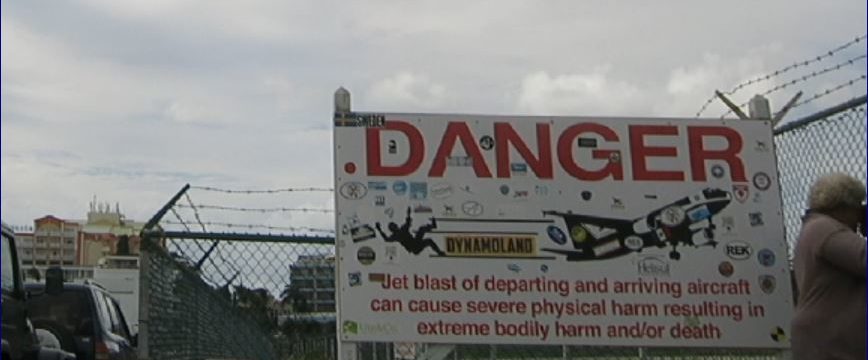 Tragedy At Maho Beach Plane Spotter Dies Fence Surfing At