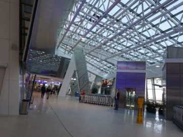 Departures hall of Minsk International Airport by Andrew Milligan sumo via CC BY/Flickr https://www.flickr.com/photos/andrewmilligansumo/29093035268/
